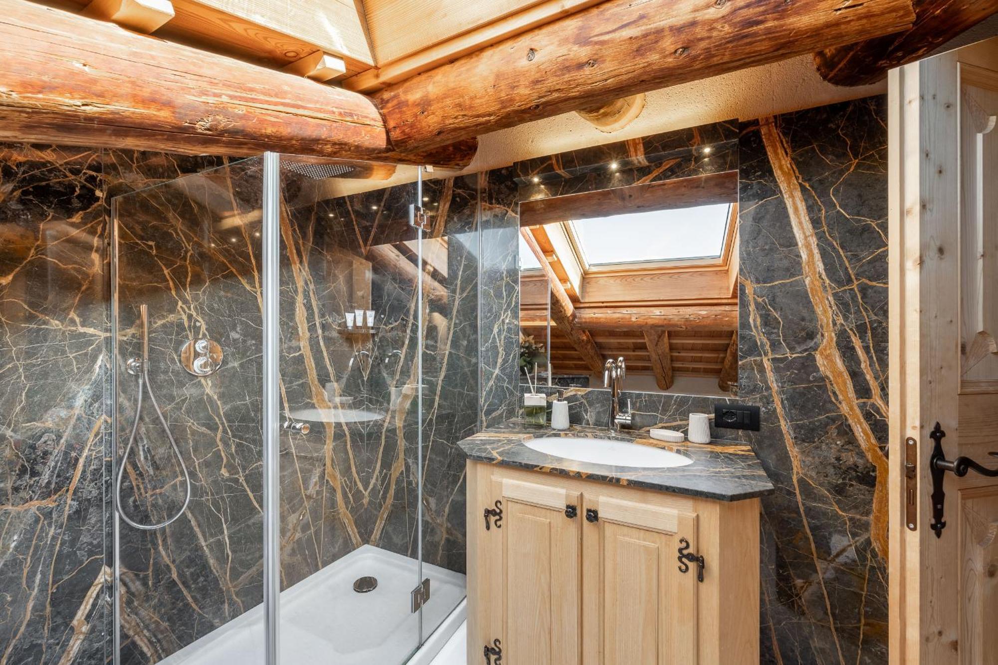 Cortina Lodge กอร์ตินาดัมเปซโซ ภายนอก รูปภาพ