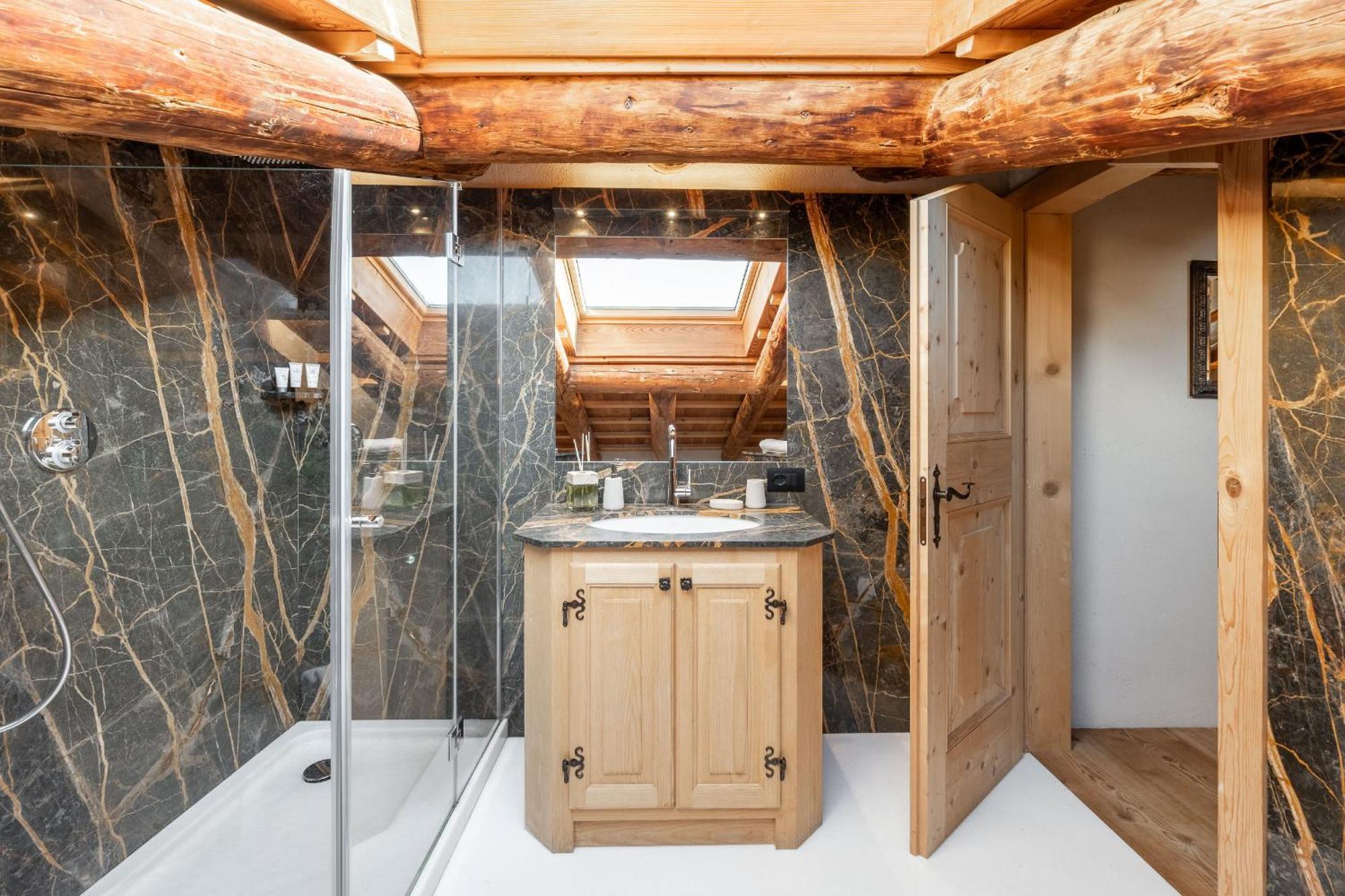 Cortina Lodge กอร์ตินาดัมเปซโซ ภายนอก รูปภาพ