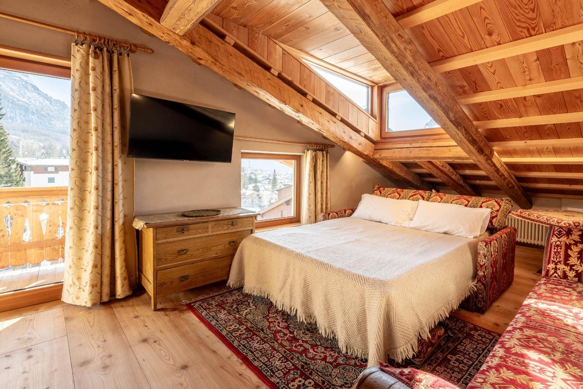 Cortina Lodge กอร์ตินาดัมเปซโซ ภายนอก รูปภาพ