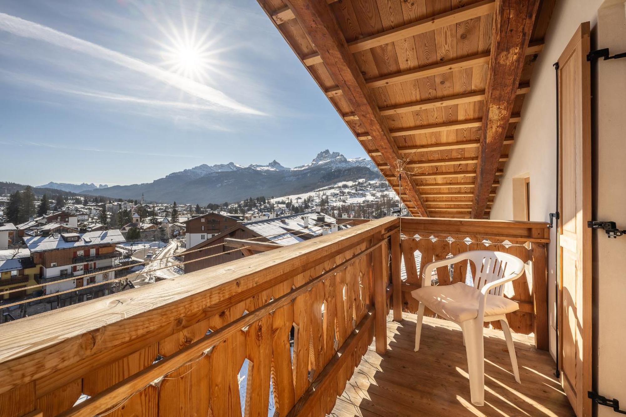 Cortina Lodge กอร์ตินาดัมเปซโซ ภายนอก รูปภาพ
